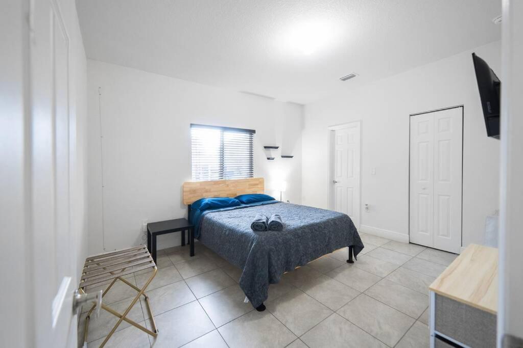 New House On The Block Near Miami Airport. Villa Exterior photo